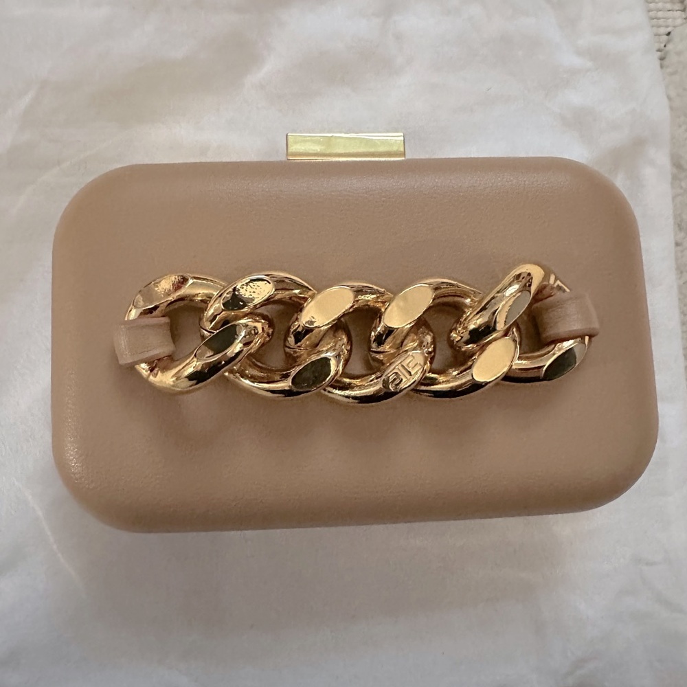 Elisabeth’s franchi clutch